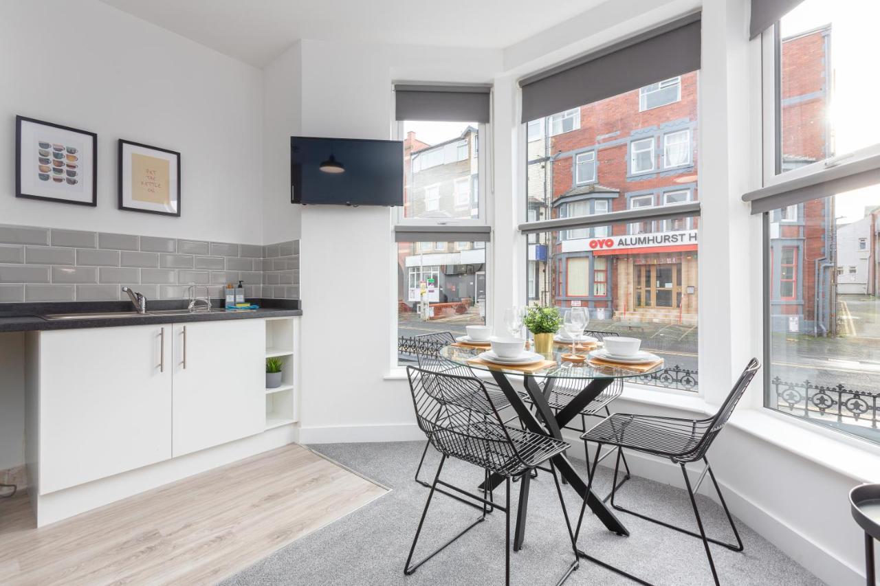 Charles Alexander Short Stay - Charnley House Apartments Blackpool Exteriér fotografie